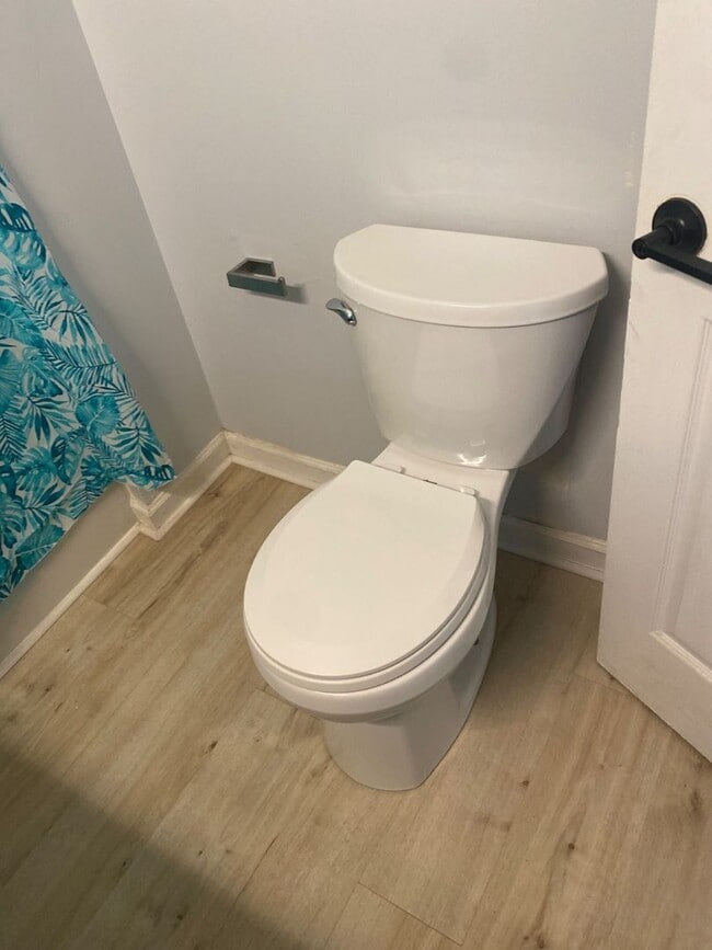 Building Photo - 4093 E 66th St