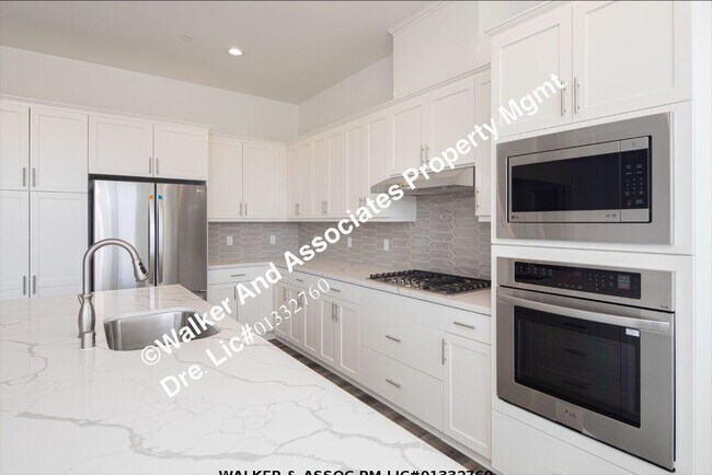 Building Photo - 5812 Lady Bells Dr