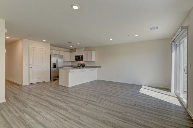 Building Photo - Brand new 3 bedroom Town House by DR Horto...