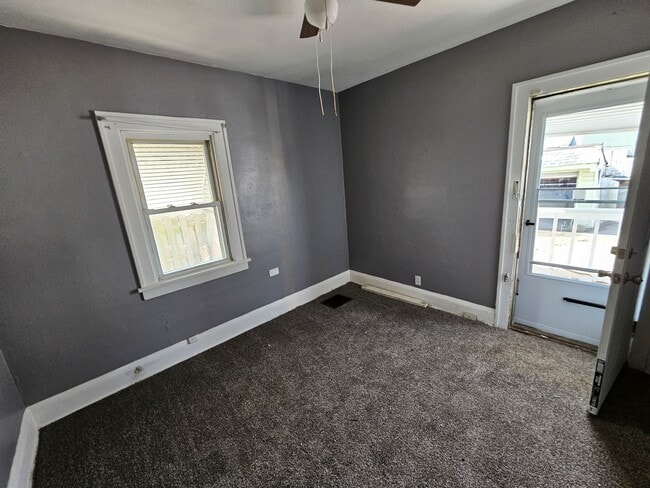 Building Photo - 4004 E 147th St