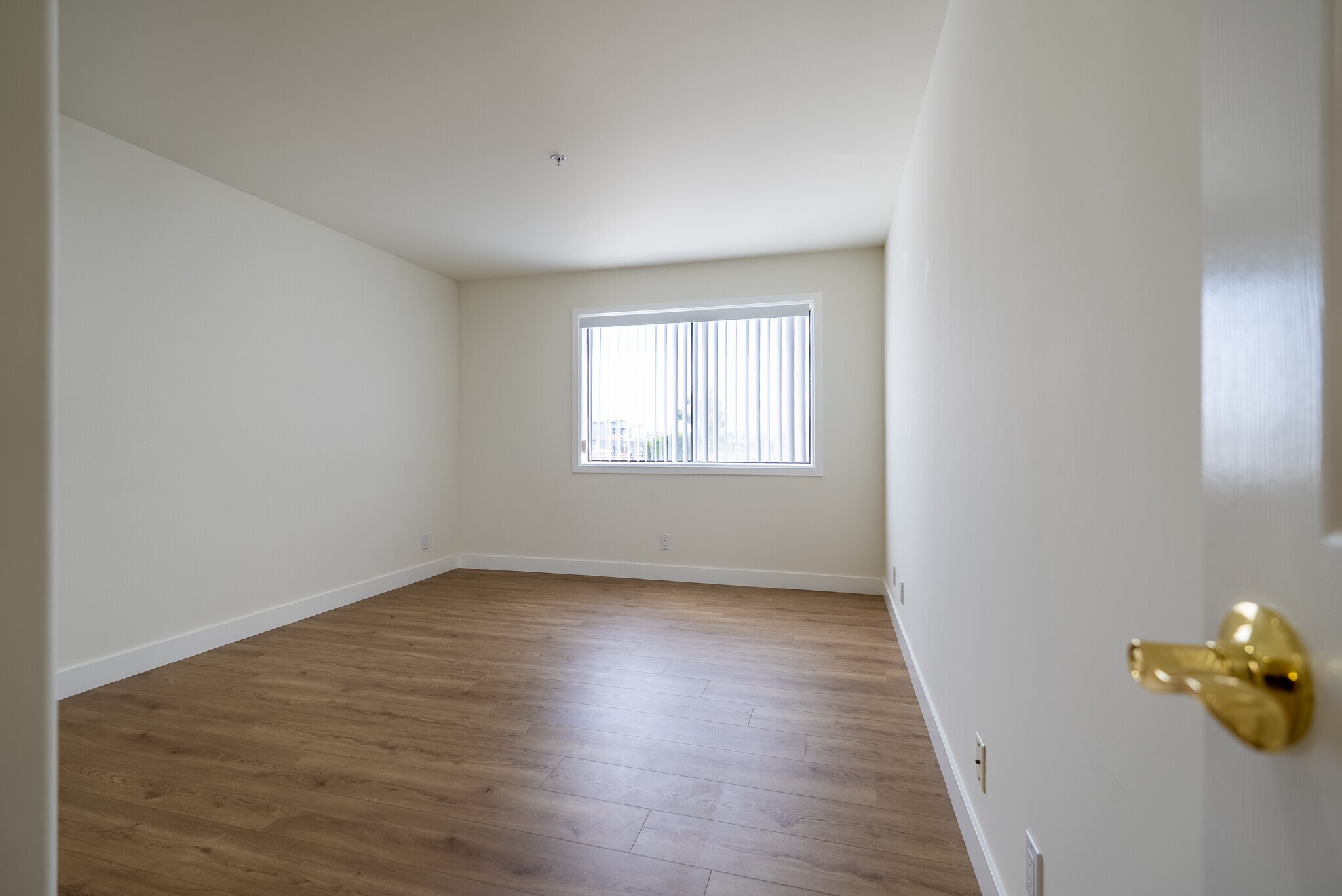 Building Photo - 1758 N Alexandria Ave