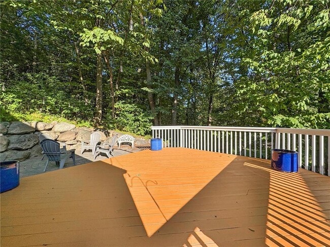 Building Photo - 13900 Hill Ridge Dr