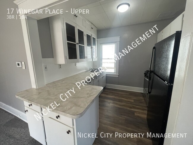 Building Photo - 17 Winegar Pl