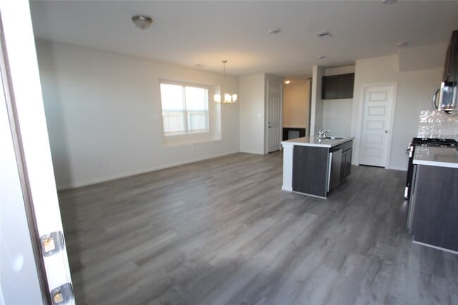 Building Photo - 27802 Western Crk Ct