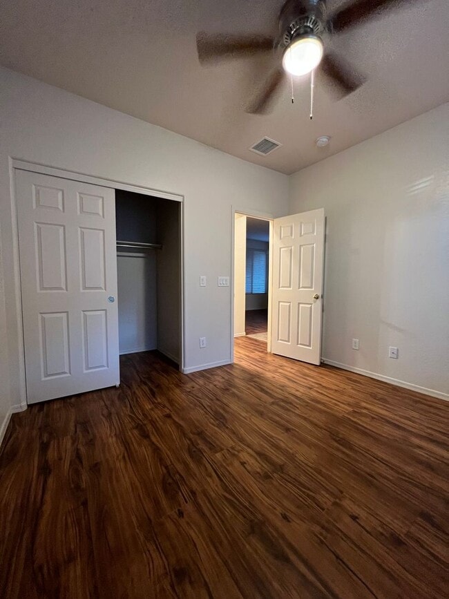 Building Photo - Two Story 4 Bedroom in Stoneridge