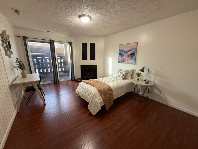 Building Photo - Large Private Girl  Room Downtown ASAP - Balcony, Storage and more