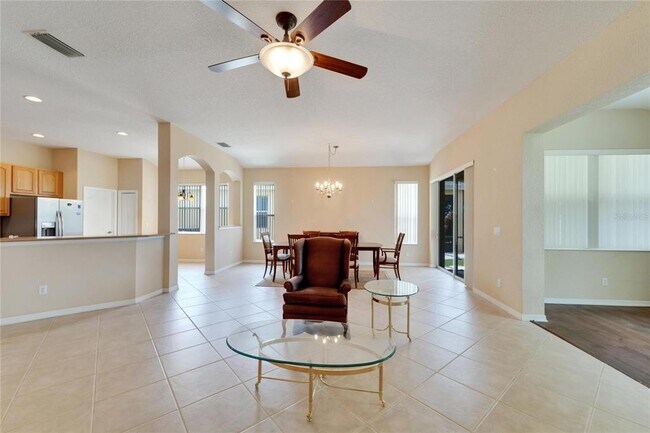 Building Photo - 1013 Emerald Dunes Dr