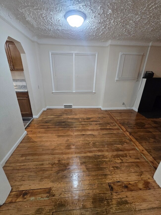 Building Photo - 16522 Murray Hill St