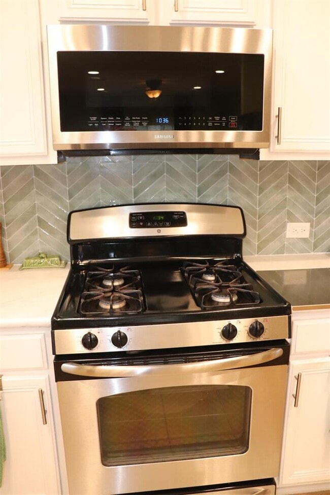 Building Photo - 105 Sandy Lyle Cove