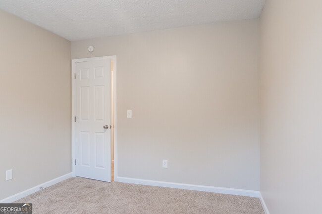 Building Photo - 41 Alise Ct