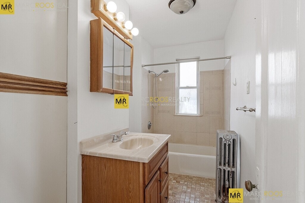 Building Photo - 182 Harvard St