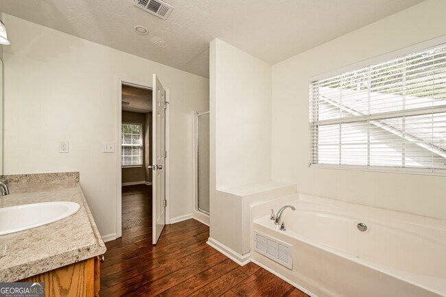 Building Photo - 1590 New Orleans Way