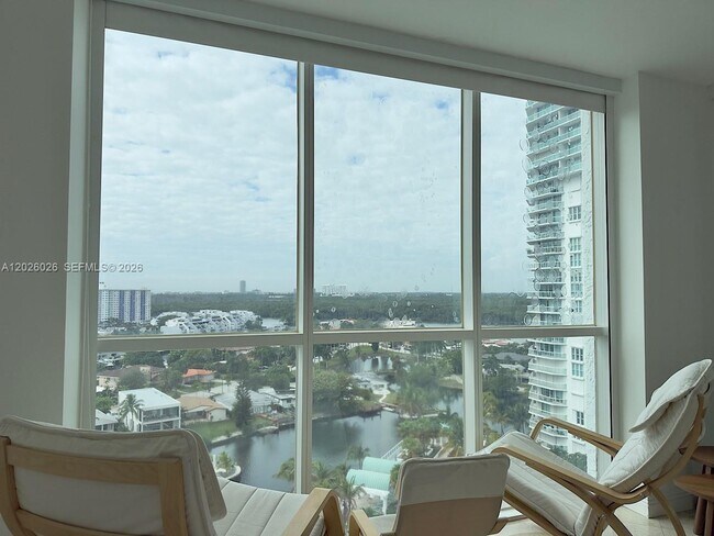 Building Photo - 16400 Collins Ave