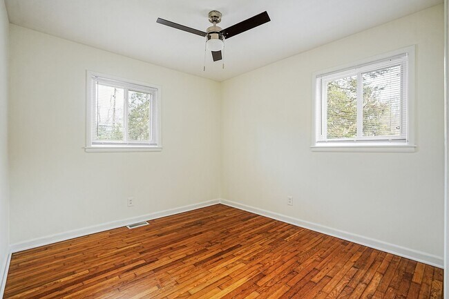 Building Photo - 607 N Greensboro St