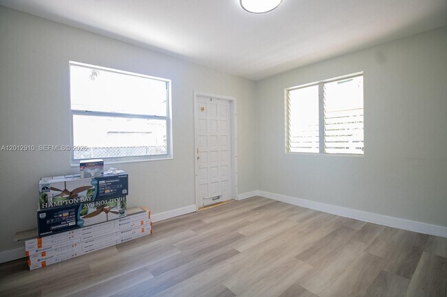 Building Photo - 5860 SW 9th St