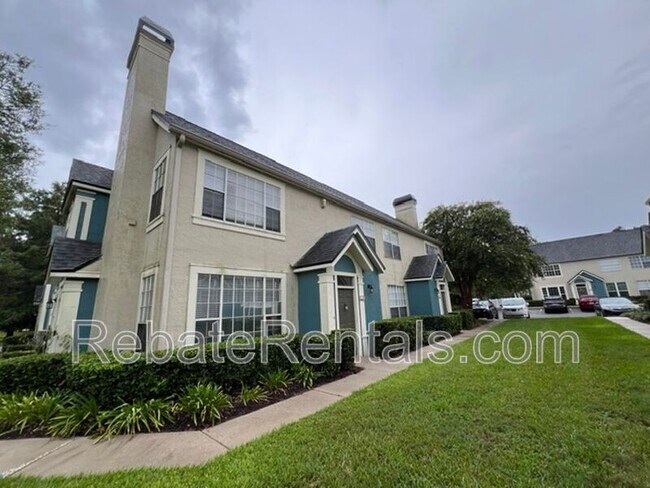 Building Photo - 13700 Richmond Park Dr N