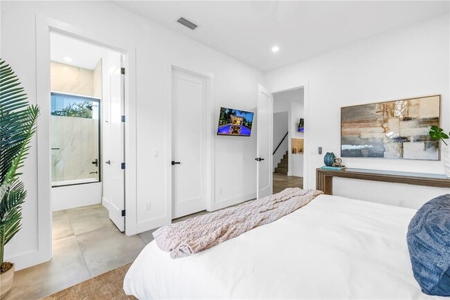 Building Photo - 2065 Goldenrod St