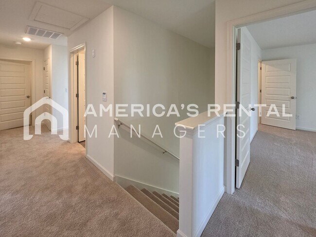 Building Photo - DEPOSIT PENDING! Spacious Home for Rent in Calera, AL!
