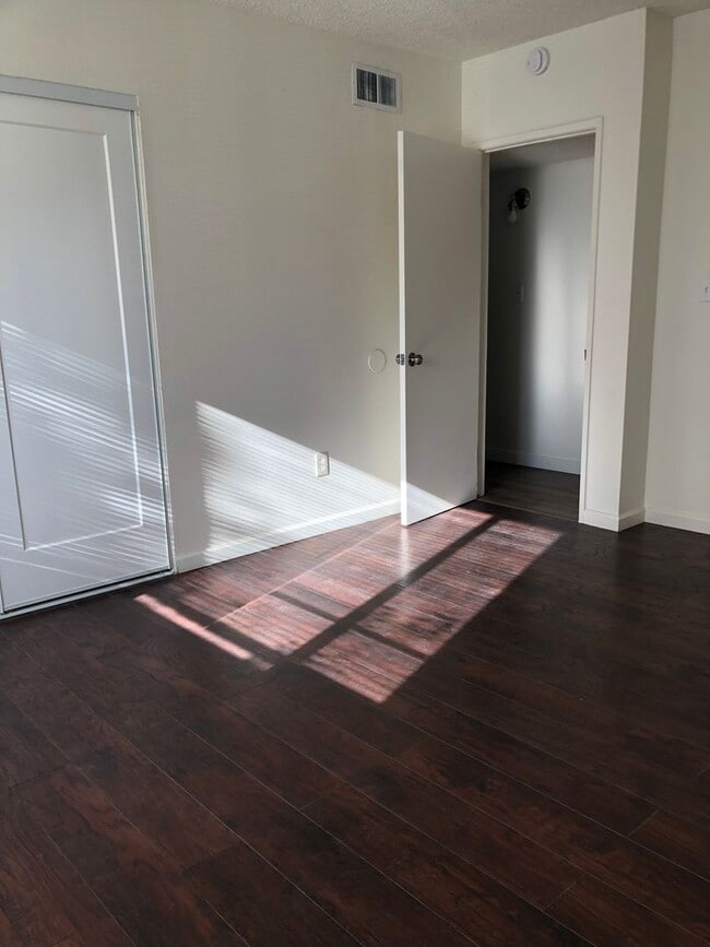 Building Photo - Southwest - Pinion Springs Townhome