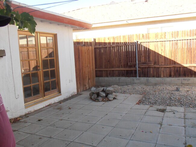 Building Photo - 52162 Avenida Velasco
