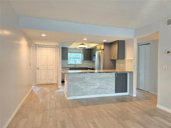 Building Photo - 12900 Vonn Rd