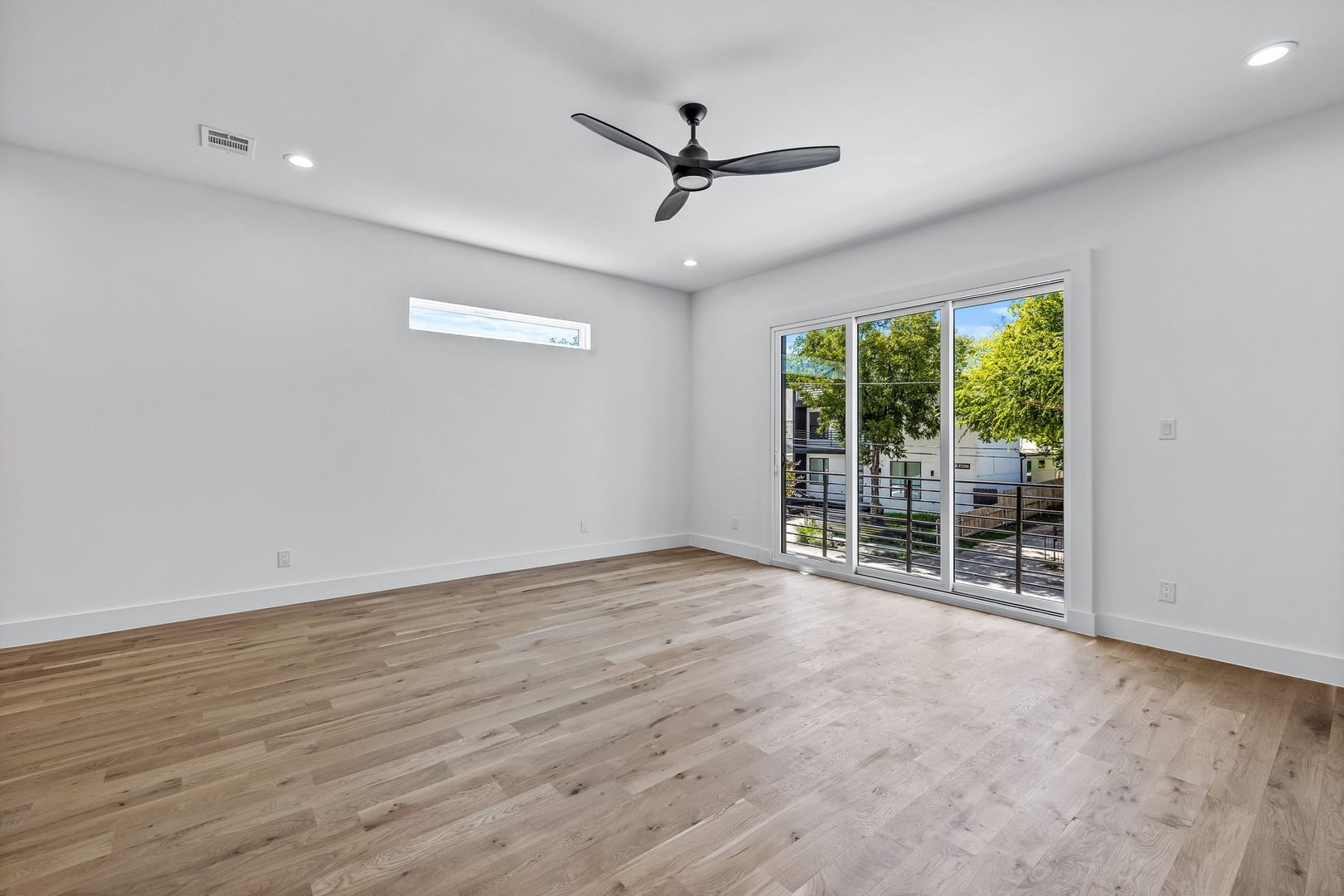 Building Photo - 410 Avenue L
