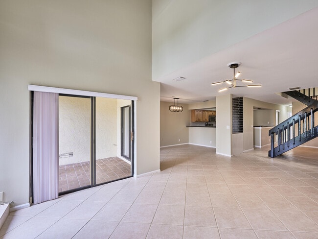 Building Photo - 6040 Glendale Dr