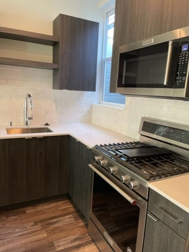 Building Photo - $500 off 1st month! Stunning Lake City Tow...