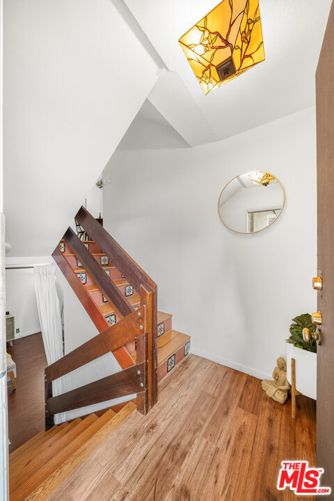 Building Photo - 906 Kings Rd