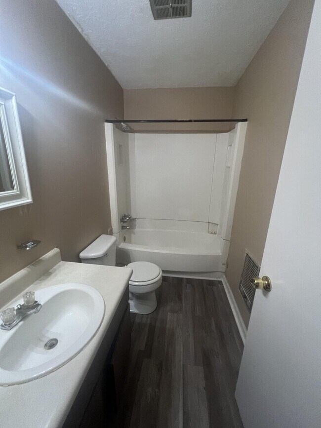 Building Photo - 230 Markham Dr