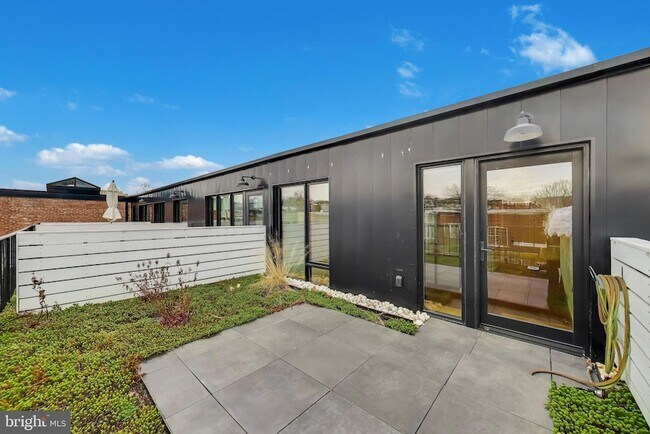 Building Photo - 57 N Street NW Unit UNIT 414