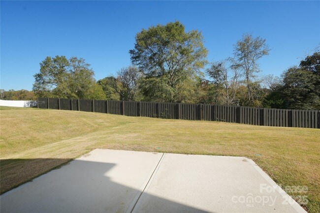 Building Photo - 221 Arden Dr