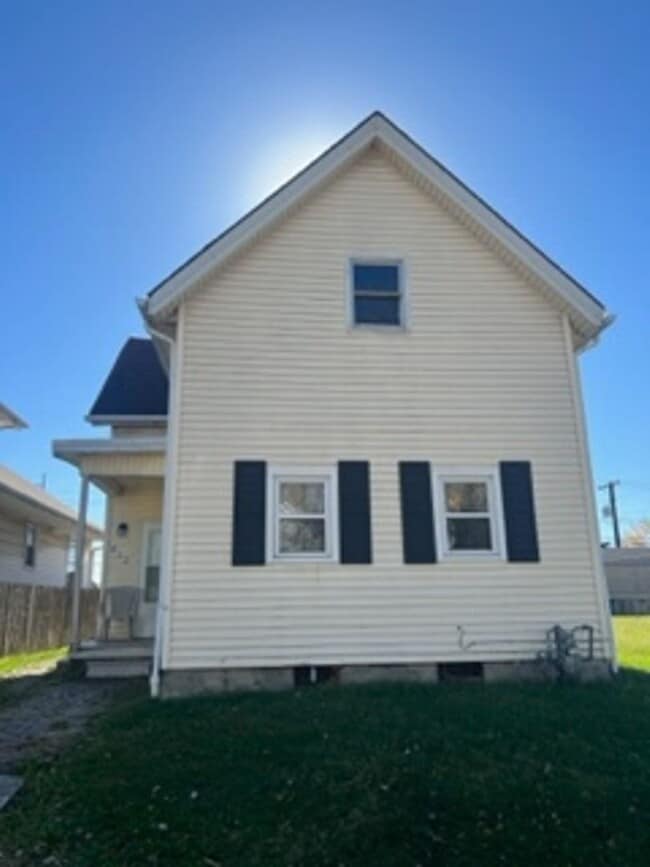 Primary Photo - 313 E Franklin St