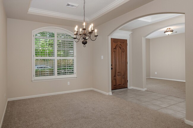 Building Photo - 54 S Longsford Cir