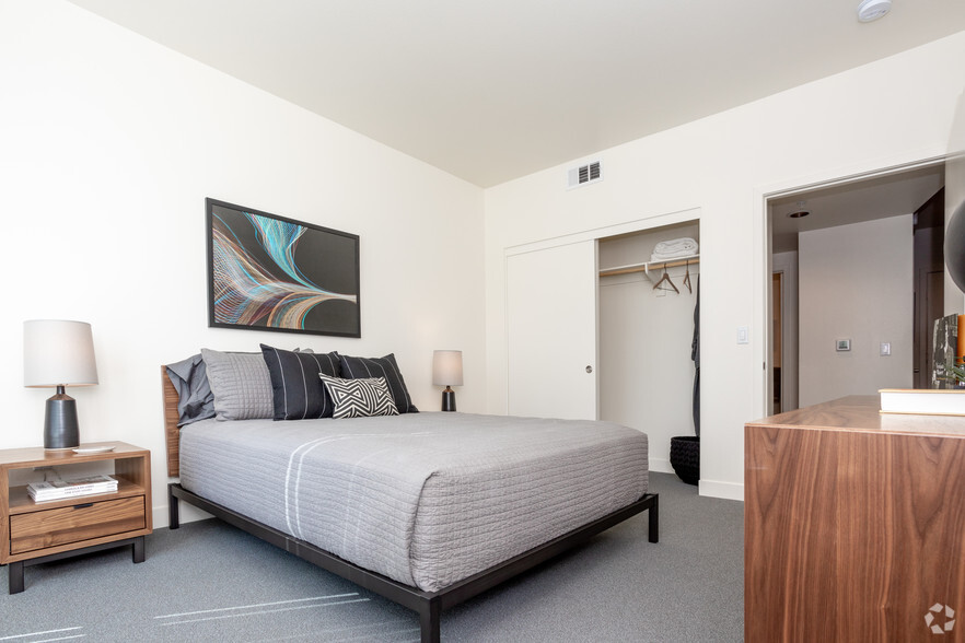 1BR, 1BA - 656 SF - Mission Lofts