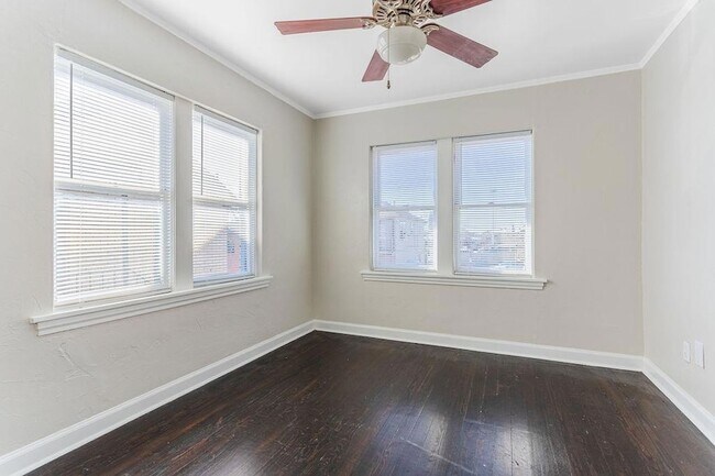 Building Photo - 2419 N Harvey Ave