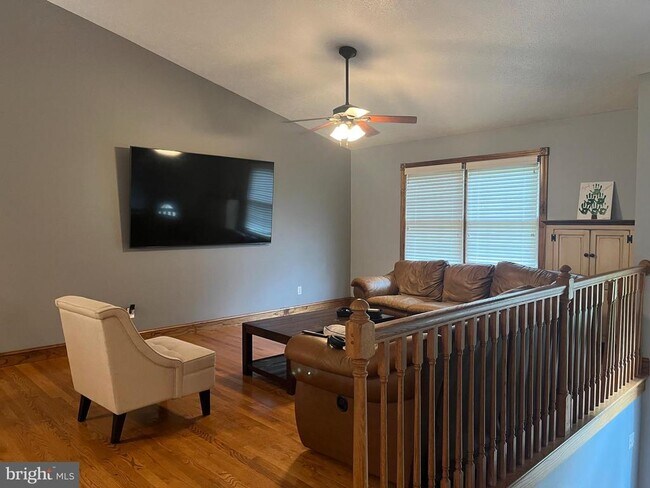 Building Photo - 65 Bentley Dr