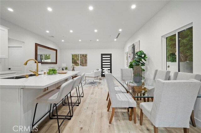 Building Photo - 5865 Tobias Ave