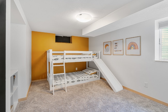 Building Photo - 2425 Cavell Ave S