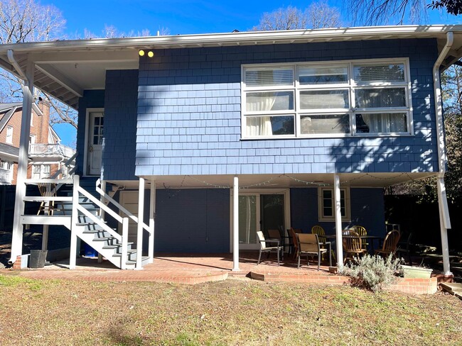 Primary Photo - 414 Pittsboro St
