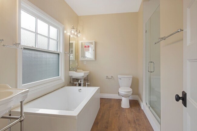 Building Photo - 1238 S Bonnie Brae St