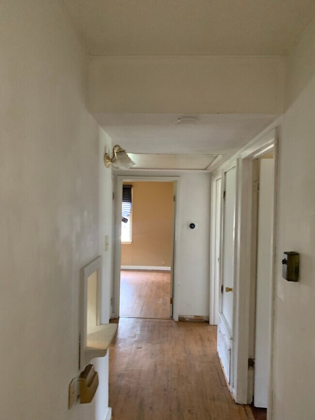 Building Photo - 2110 Murray Ave