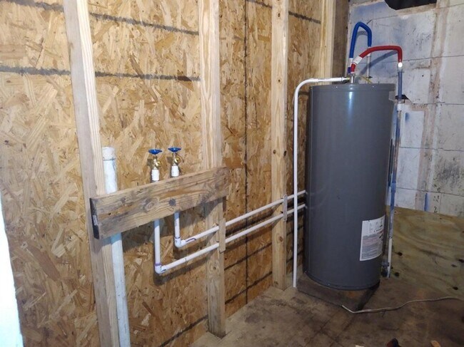 Building Photo - 9534 S. F. Austin Road