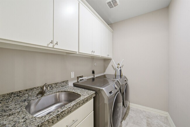 Building Photo - 13428 Preston Cliff Ct