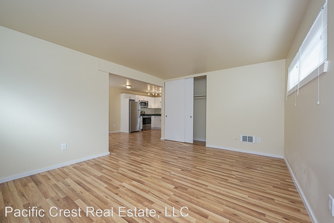 Building Photo - 1000 E Aloha St