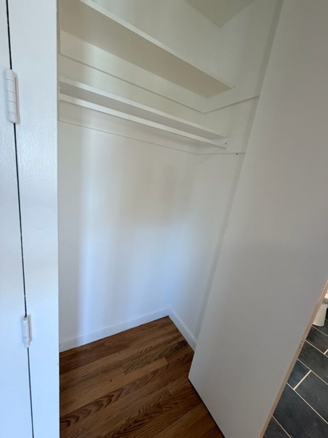 Building Photo - 1 bed in Belmont