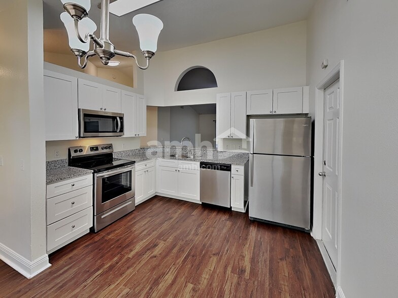 Building Photo - 3826 Bayshore Cir
