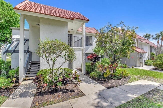 Building Photo - 5715 Fairway Park Dr