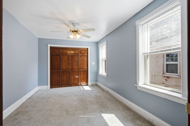 Building Photo - Beautiful 3BR 1.5 Townhouse in North East Lancaster City!