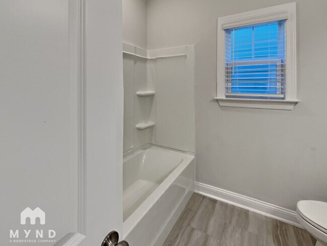 Building Photo - 395 Jorpaul Dr